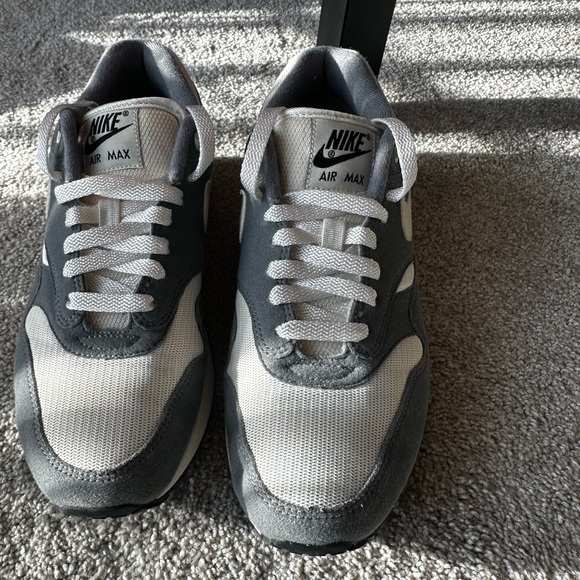 NIKE AIR MAX ONE. Suede grey two tone. In excellent condition. Rare find! - Picture 2 of 5